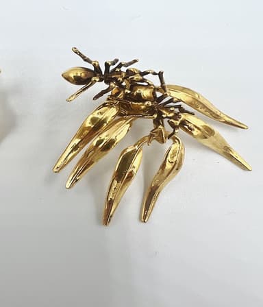 Pendientes Helechos Hormigas 1