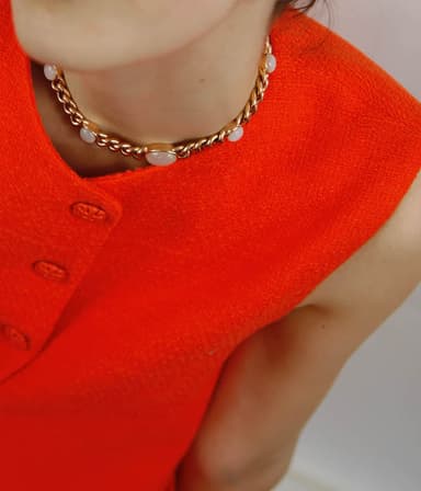 Collar barbado con piedra luna . 1