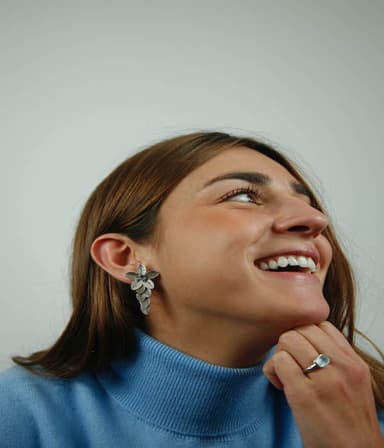 Pendientes en flor con topacio. 3