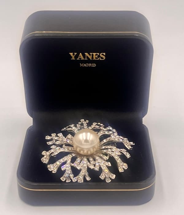 Broche con perla YANES