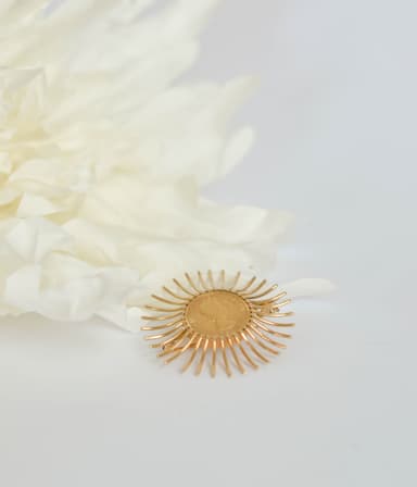 Broche sol Elizabeth II. 1